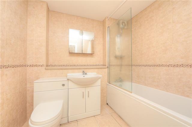  Image of 2 bedroom Flat for sale in Galsworthy Road Norbiton Kingston upon Thames KT2 at Galsworthy Road, Norbiton, Kingston upon Thames, KT2