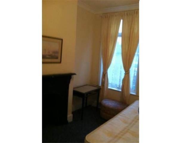  Image of 2 bedroom Flat to rent in Selsdon Road London E13 at Selsdon Road, London, E13