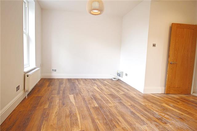  Image of 1 bedroom Flat to rent in High Street London N8 at High Street, London, N8