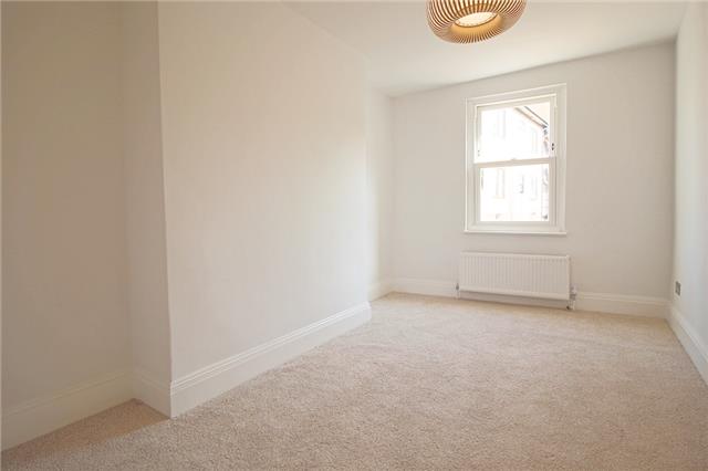  Image of 1 bedroom Flat to rent in High Street London N8 at High Street, London, N8