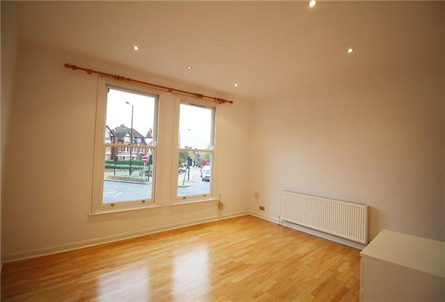  Image of 1 bedroom Studio flat to rent in Muswell Hill London N10 at Muswell Hill, London, N10