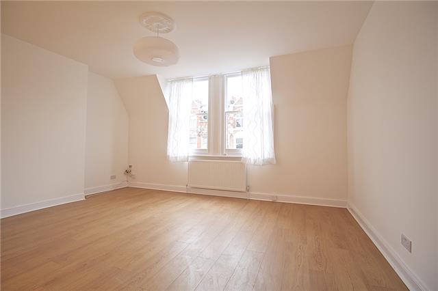  Image of 2 bedroom Flat to rent in Middle Lane London N8 at Middle Lane, London, N8