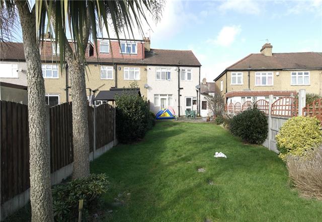  Image of 3 bedroom End of Terrace for sale in Rose Glen Romford RM7 at Rose Glen, Romford, RM7