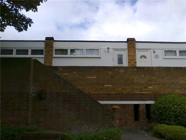 Image of 1 bedroom Flat to rent in Brackenhill Close Bromley BR1 at Brackenhill Close, Bromley, BR1