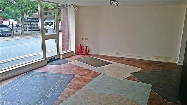  Image of Shop to rent in Port Street Evesham WR11 at Port Street, Evesham, WR11