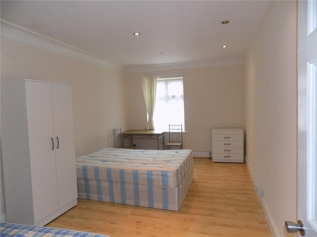  Image of 3 bedroom Flat to rent in Church Lane London NW9 at Church Lane, London, NW9