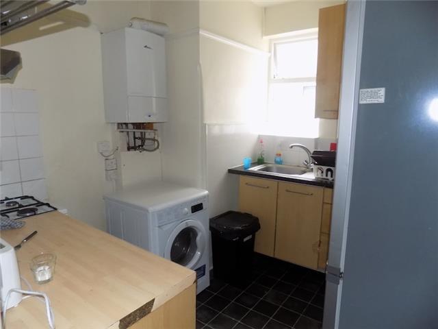  Image of 3 bedroom Flat to rent in Church Lane London NW9 at Church Lane, London, NW9