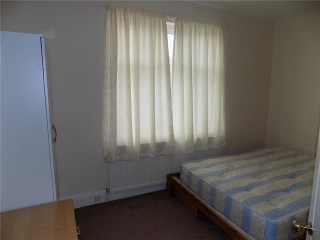  Image of 3 bedroom Flat to rent in Church Lane London NW9 at Church Lane, London, NW9