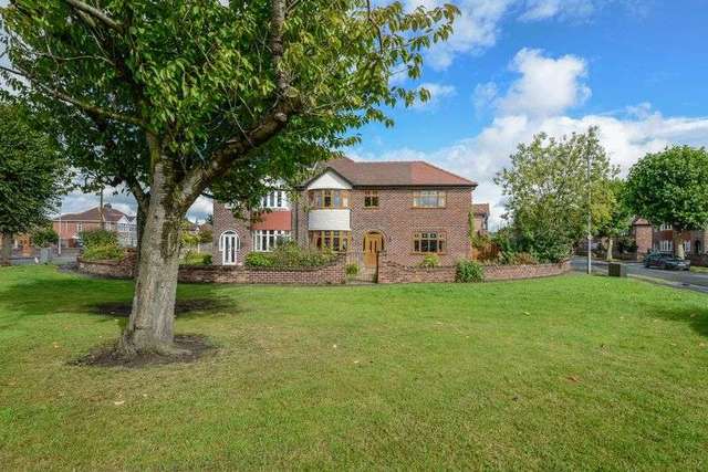  Image of 4 bedroom Detached house for sale in Withers Avenue Warrington WA2 at Withers Avenue  Warrington, WA2 8EU