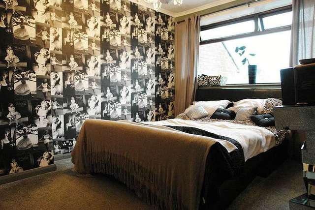  Image of 3 bedroom Town House for sale in Turf Lane Royton Oldham OL2 at Royton Oldham Lancashire, OL2 6BY