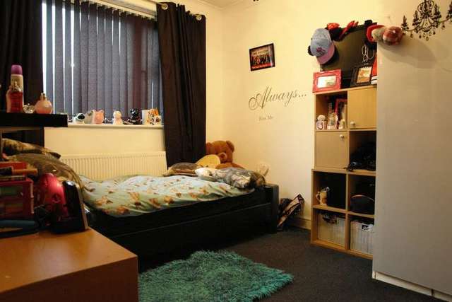  Image of 3 bedroom Town House for sale in Turf Lane Royton Oldham OL2 at Royton Oldham Lancashire, OL2 6BY