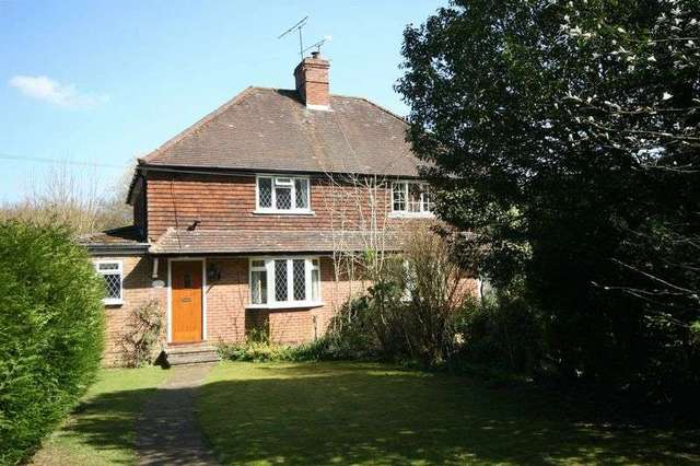  Image of 3 bedroom Detached house to rent in Tilford Road Churt Farnham GU10 at Tilford Road Churt Farnham, GU10 2LN