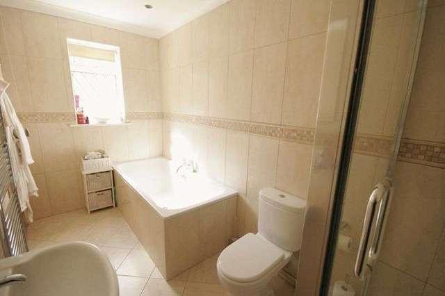  Image of 3 bedroom Detached house to rent in Tilford Road Churt Farnham GU10 at Tilford Road Churt Farnham, GU10 2LN