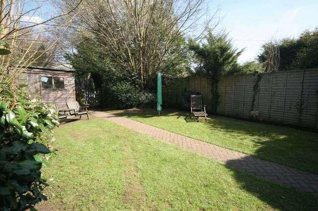  Image of 3 bedroom Detached house to rent in Tilford Road Churt Farnham GU10 at Tilford Road Churt Farnham, GU10 2LN