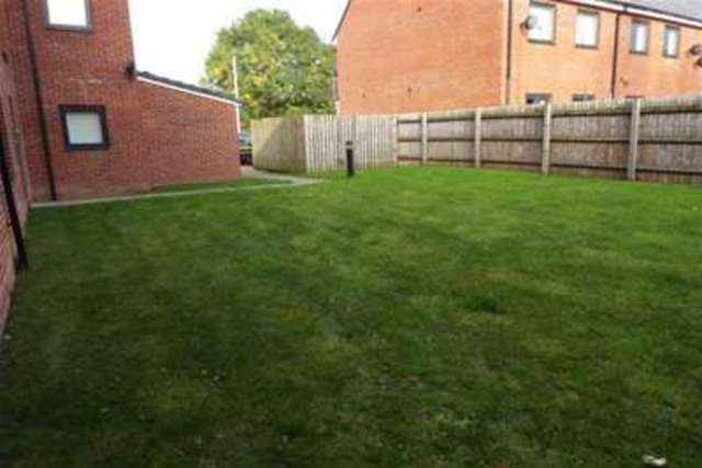  Image of 2 bedroom Flat to rent in Mere Drive Swinton Manchester M27 at Manchester, M27 8SD
