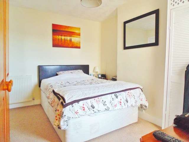  Image of 1 bedroom Flat for sale in Testwood Road Southampton SO15 at Freemantle  Southampton, SO15 8RN