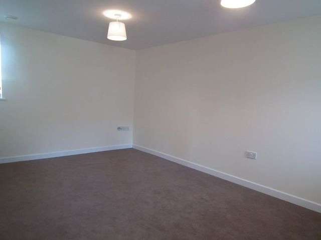  Image of 2 bedroom Flat to rent in Charlotte Street Crediton EX17 at Charlotte Street  Crediton, EX17 3FE