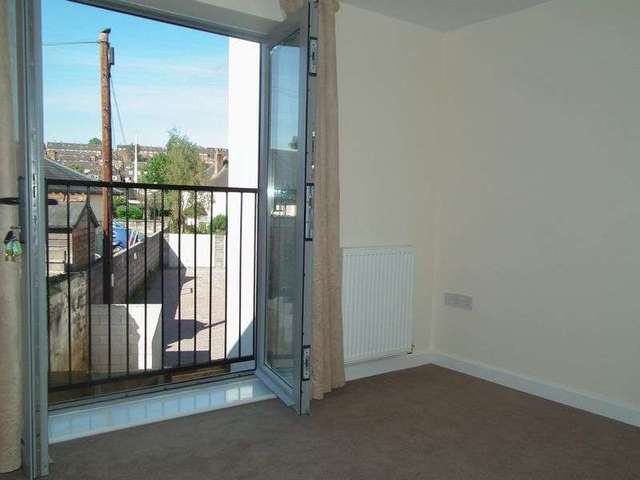  Image of 2 bedroom Flat to rent in Charlotte Street Crediton EX17 at Charlotte Street  Crediton, EX17 3FE