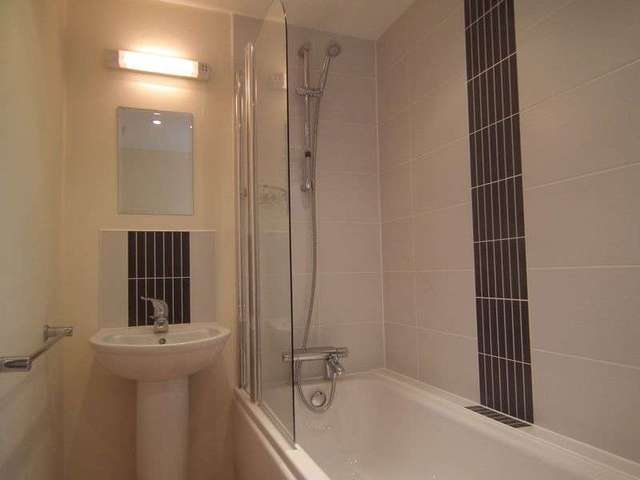  Image of 2 bedroom Flat to rent in Charlotte Street Crediton EX17 at Charlotte Street  Crediton, EX17 3FE