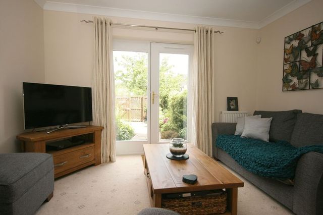  Image of 2 bedroom Terraced house to rent in Hillside Grove Bo