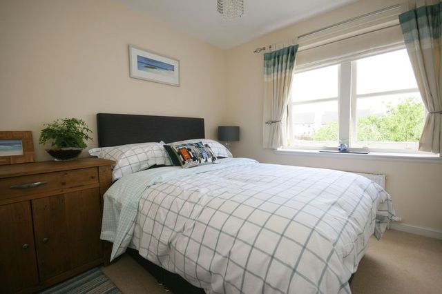  Image of 2 bedroom Terraced house to rent in Hillside Grove Bo
