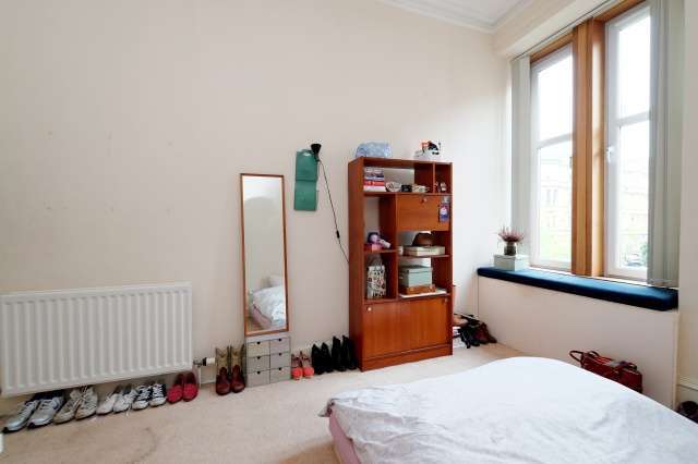  Image of 3 bedroom Flat for sale in Albert Avenue Glasgow G42 at Glasgow, G42 8RA