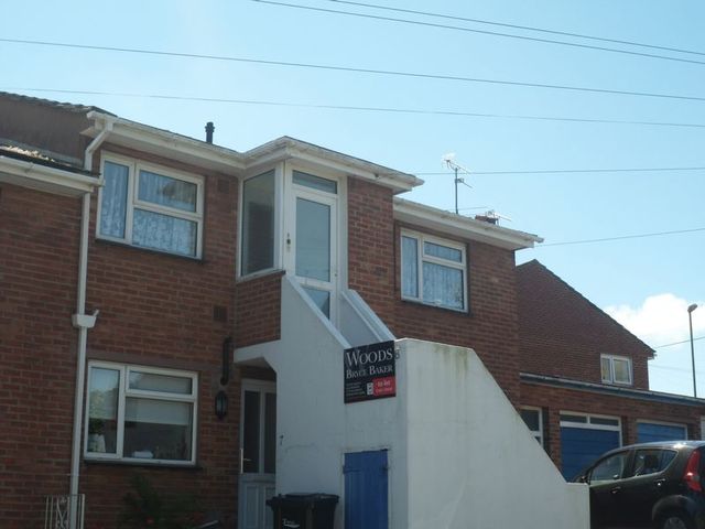  Image of 2 bedroom Flat to rent in Mead Close Paignton TQ3 at Mead Close  Paignton, TQ3 2PS