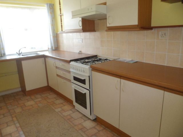  Image of 2 bedroom Flat to rent in Mead Close Paignton TQ3 at Mead Close  Paignton, TQ3 2PS