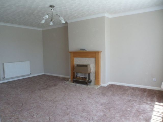  Image of 2 bedroom Flat to rent in Mead Close Paignton TQ3 at Mead Close  Paignton, TQ3 2PS