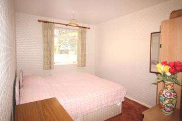  Image of 2 bedroom Flat for sale in Clifton Road Southbourne Bournemouth BH6 at 9 Clifton Road Bournemouth Wick, BH6 3NZ