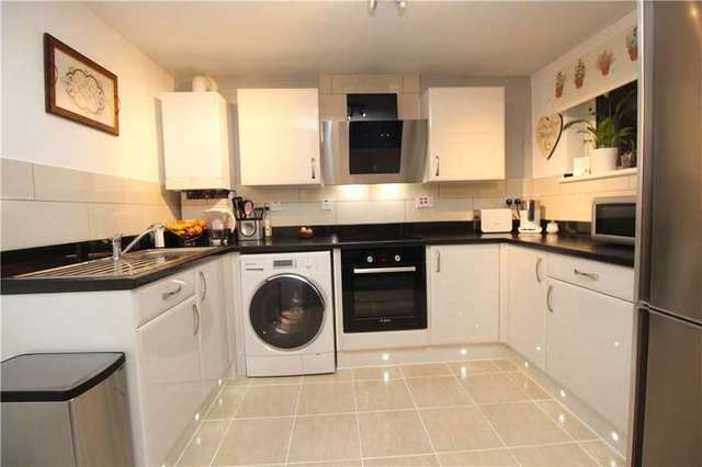  Image of 1 bedroom Apartment for sale in Grove Road Woking GU21 at Grove Road Woking Horsell, GU21 5JB