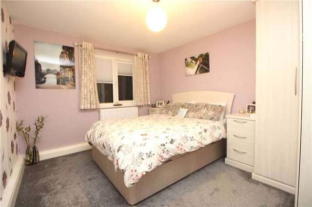  Image of 1 bedroom Apartment for sale in Grove Road Woking GU21 at Grove Road Woking Horsell, GU21 5JB