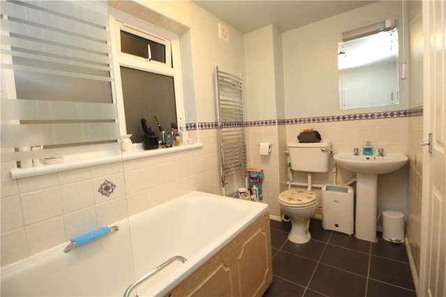  Image of 1 bedroom Apartment for sale in Grove Road Woking GU21 at Grove Road Woking Horsell, GU21 5JB