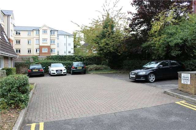  Image of 1 bedroom Apartment for sale in Grove Road Woking GU21 at Grove Road Woking Horsell, GU21 5JB