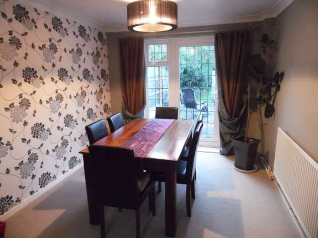  Image of 3 bedroom Semi-Detached house to rent in Alderleys Benfleet SS7 at Alderleys Thundersley Benfleet, SS7 3QZ