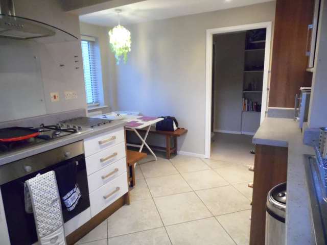  Image of 3 bedroom Semi-Detached house to rent in Alderleys Benfleet SS7 at Alderleys Thundersley Benfleet, SS7 3QZ