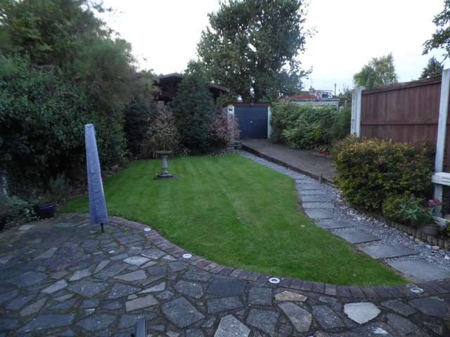  Image of 3 bedroom Semi-Detached house to rent in Alderleys Benfleet SS7 at Alderleys Thundersley Benfleet, SS7 3QZ