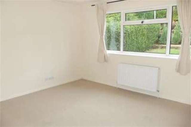  Image of 3 bedroom Bungalow to rent in Alfred Avenue Mapperley Nottingham NG3 at Nottingham, NG3 6GY