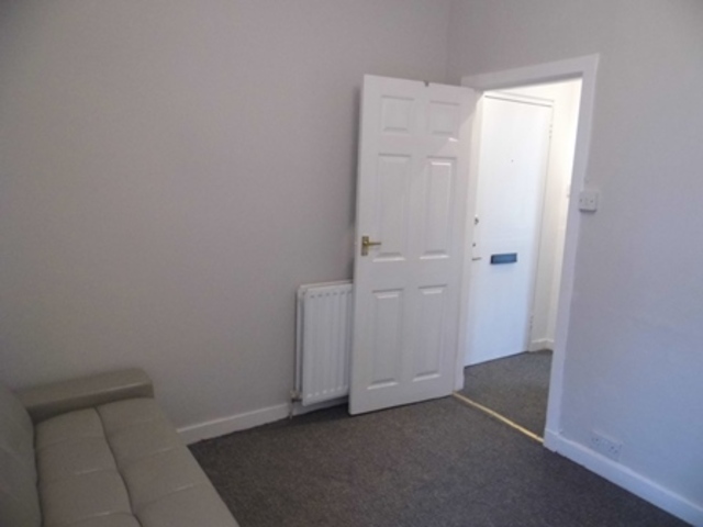 Image of 1 bedroom Flat to rent in Allanpark Street Largs KA30 at Largs North Ayrshire North Ayrshire, KA30 9AG