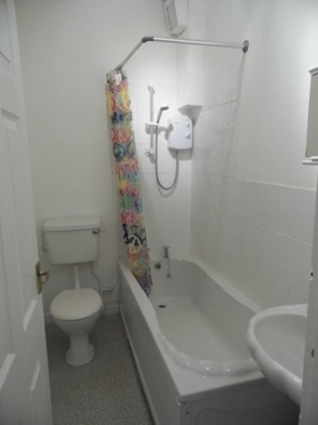  Image of 1 bedroom Flat to rent in Allanpark Street Largs KA30 at Largs North Ayrshire North Ayrshire, KA30 9AG