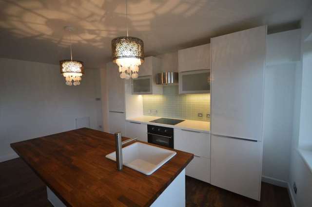  Image of 2 bedroom Apartment to rent in Amsterdam Road London E14 at Amsterdam Road Canary Wharf London, E14 3UX