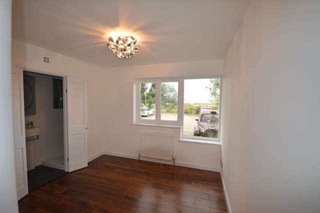  Image of 2 bedroom Apartment to rent in Amsterdam Road London E14 at Amsterdam Road Canary Wharf London, E14 3UX