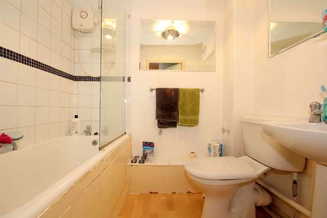  Image of 1 bedroom Apartment for sale in Anchor Lane Hemel Hempstead HP1 at Anchor Lane Boxmoor Hemel Hempstead, HP1 1NX
