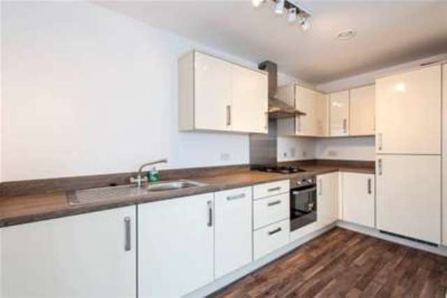  Image of 2 bedroom Flat to rent in The Parade Tukes Avenue Gosport PO13 at Gosport, PO13 8NR