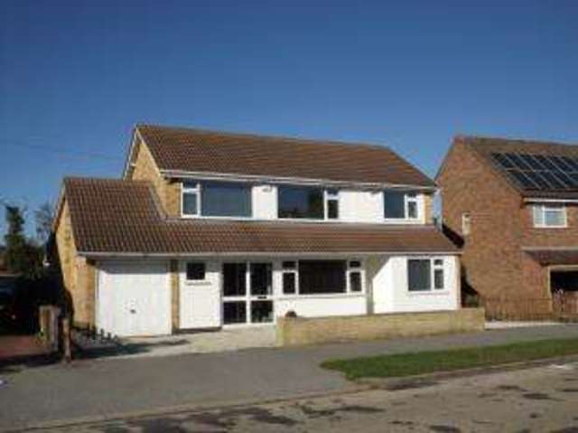  Image of 4 bedroom Detached house for sale in Ashtree Road Oadby Leicester LE2 at Oadby Leicester Oadby, LE2 5TB