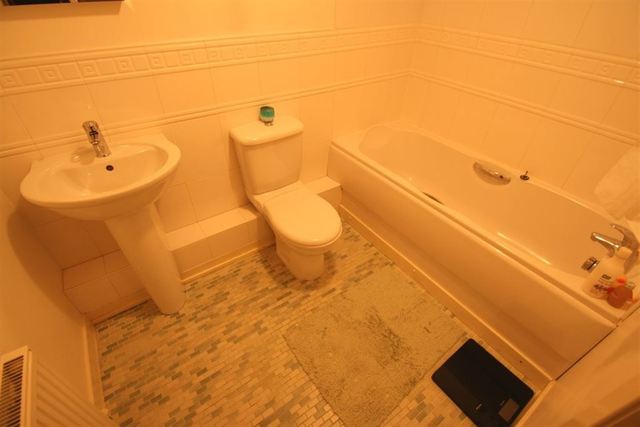  Image of 2 bedroom Flat to rent in Avenuepark Street Glasgow G20 at North Kelvinside Glasgow Glasgow, G20 8LN