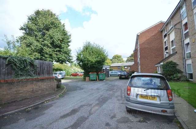  Image of 2 bedroom Flat to rent in Aylesbury Close London E7 at Aylesbury Close  London, E7 9AU