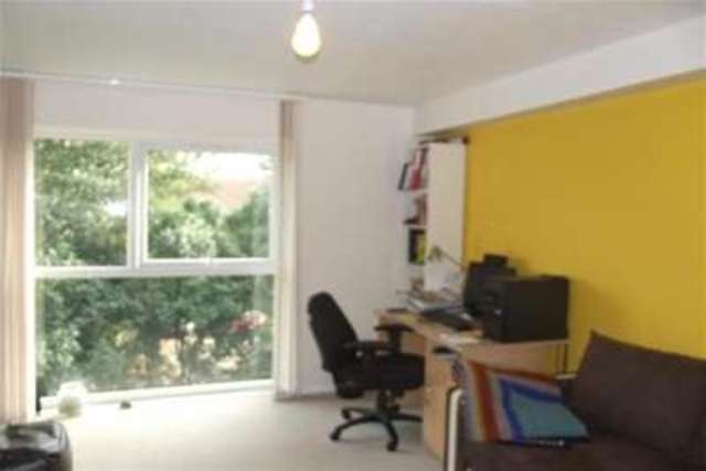  Image of 1 bedroom Flat to rent in Aylesbury Close London E7 at Forest Gate, E7 9AU