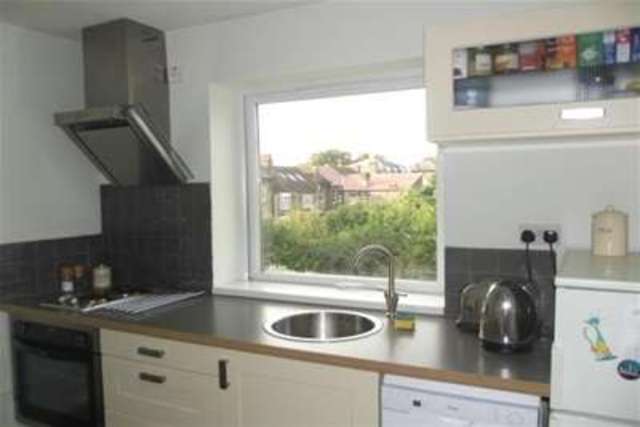  Image of 1 bedroom Flat to rent in Aylesbury Close London E7 at Forest Gate, E7 9AU