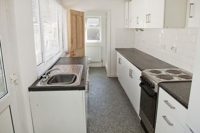  Image of 4 bedroom Terraced house for sale in Baggholme Road Lincoln LN2 at Baggholme Road  Lincoln, LN2 5BQ